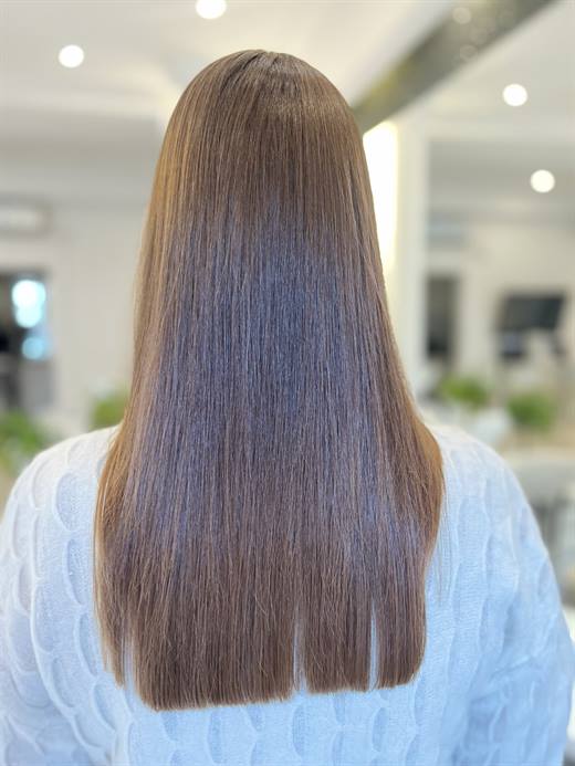 Włosy po zabiegu Ultra Glow, ujęcie z tyłu